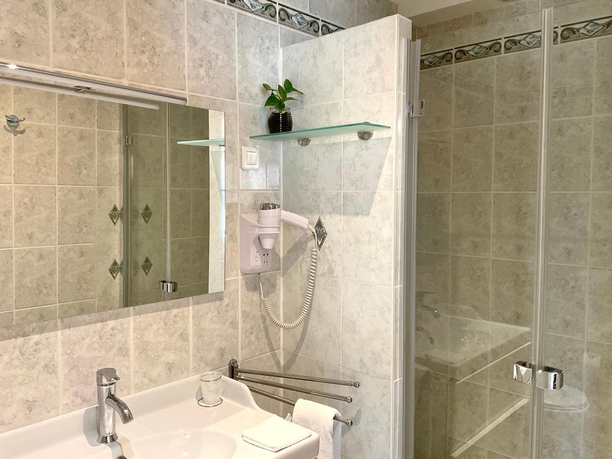 Chambres D'Hotes Les Noisetiers Динь-ле-Бен Экстерьер фото